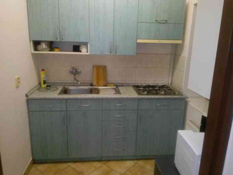 1.lůžkový pokoj v RD 5+1, nově zař., ml. prac. m./ž./stud. - foto 4