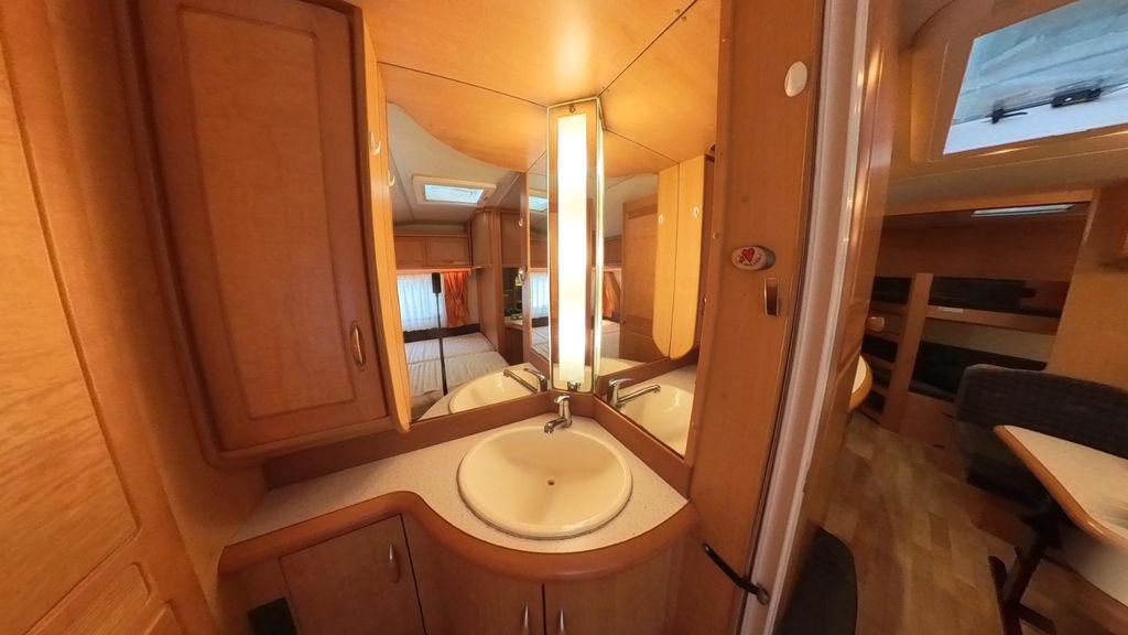 Karavan Hobby 560 KMFE Prestige - foto 6