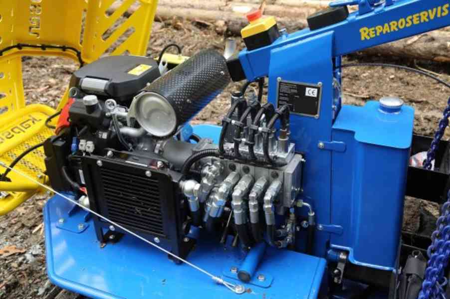 ZÁNOVNÍ železný kůň 23HP 24kN 35m Kapsen vyvážečka dřevo les - foto 8