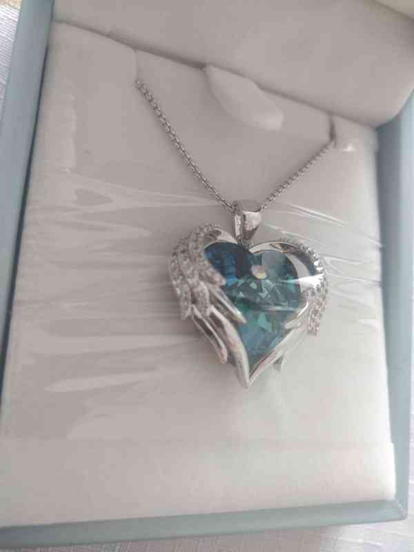Stříbrný náhrdelník modré srdce s křídly - foto 3