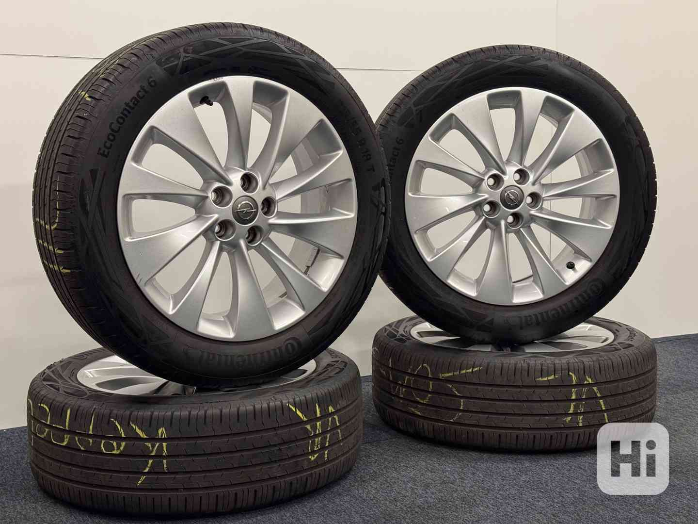 215/55 R18 LETNÍ originální sada Opel Mokka - foto 1