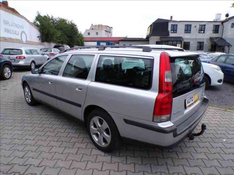 Volvo V70 2,4 D5 TAŽNÉ ZAŘÍZENÍ,XENONY - foto 3