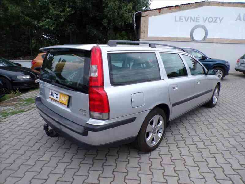 Volvo V70 2,4 D5 TAŽNÉ ZAŘÍZENÍ,XENONY - foto 4