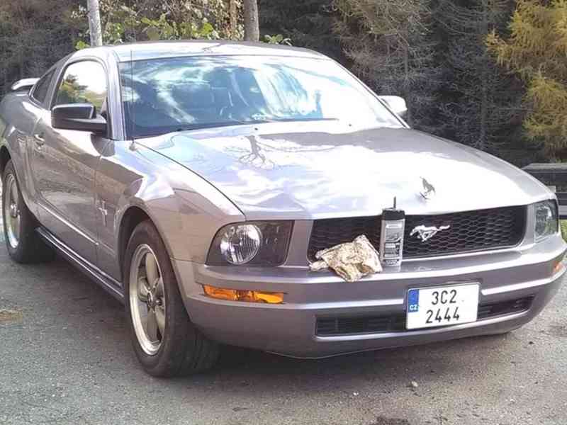 Ford Mustang - foto 7