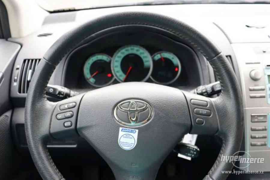 Toyota Corolla Verso 1.8i Team benzín 95kw - foto 6