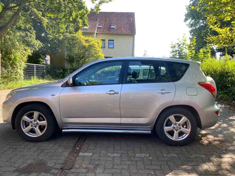 Toyota RAV 4 2,0i benzín  4x4 112kw - foto 6