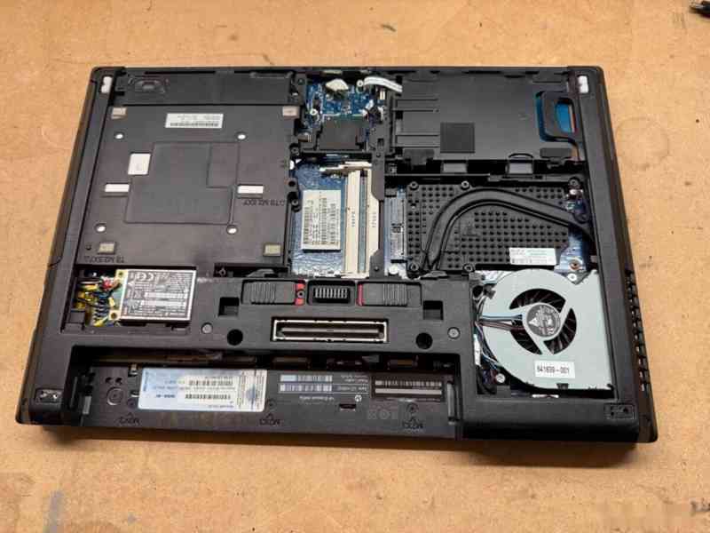 Predám pokazený notebook na náhradné diely zn. HP 8460p. - foto 6