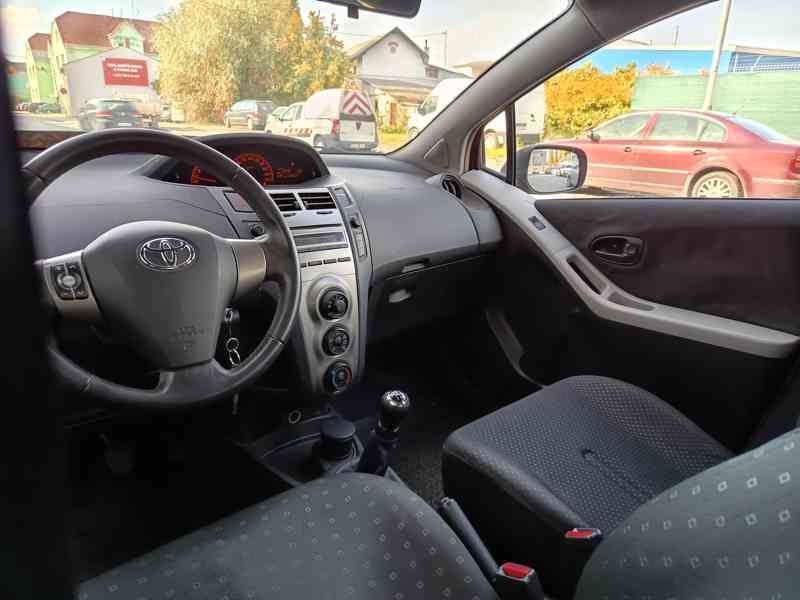 Toyota Yaris 1,0VVT-i Comfort ČR Klima  - foto 15