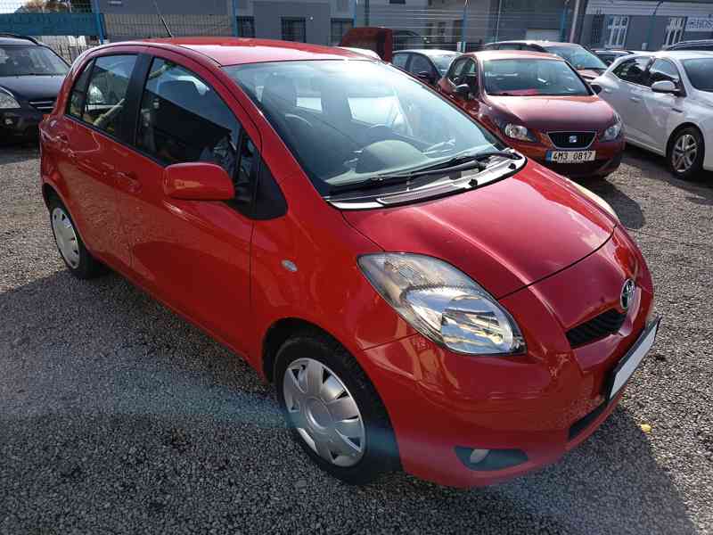 Toyota Yaris 1,0VVT-i Comfort ČR Klima  - foto 4