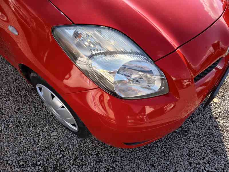 Toyota Yaris 1,0VVT-i Comfort ČR Klima  - foto 7