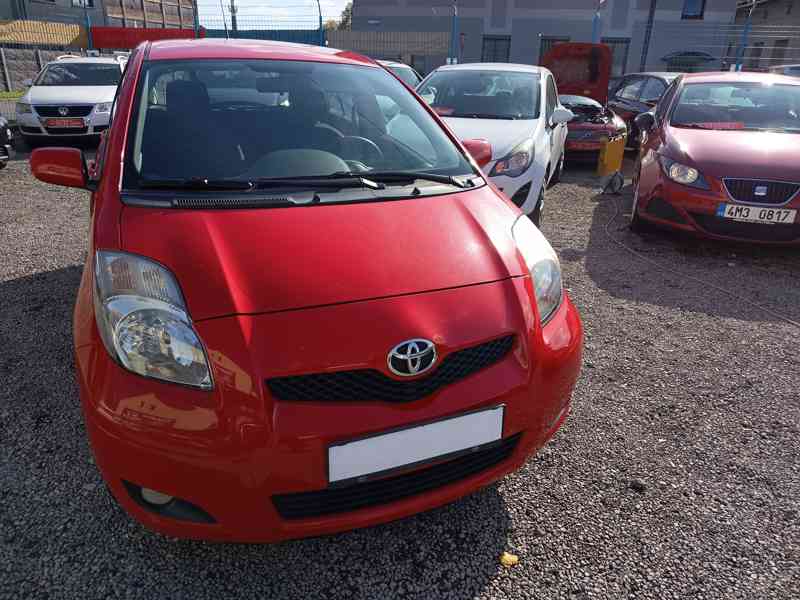 Toyota Yaris 1,0VVT-i Comfort ČR Klima  - foto 2