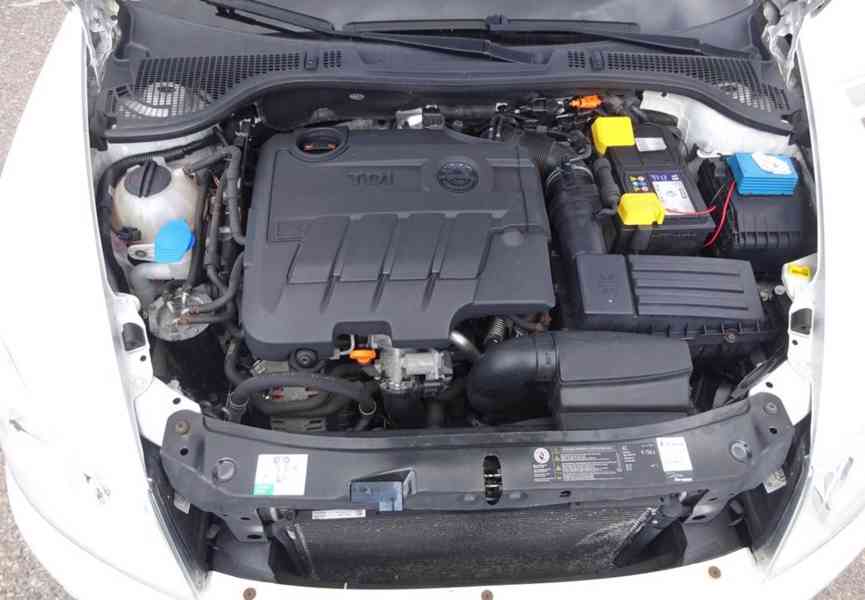 Škoda Octavia 2.0 TDI Combi RS r.v.2012 (137 kw) serviska - foto 17