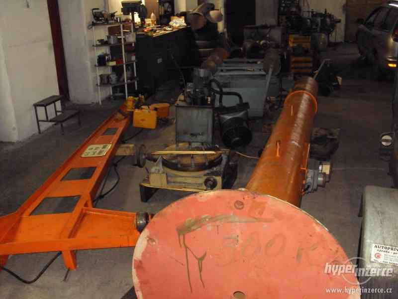 Otočný jeřáb 500 kg - foto 1