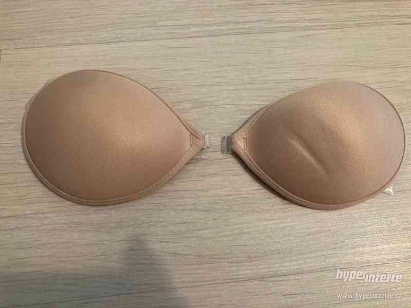 Dámská nalepovací podprsenka velikost A, nová - foto 1
