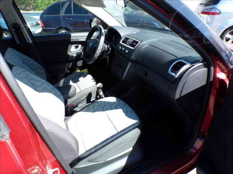 Škoda Fabia 1,4 16V TAŽNÉ ZAŘÍZENÍ - foto 12