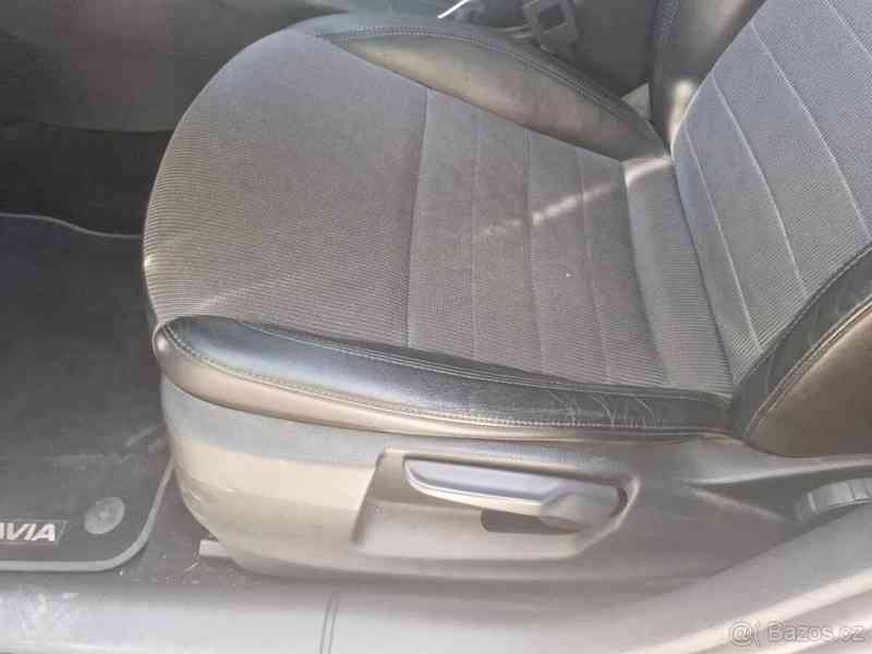 Škoda Octavia 2,0   3 - foto 4