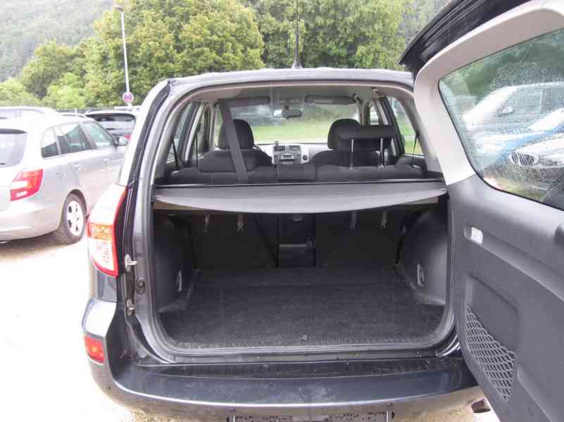Toyota RAV 4 2,0i Sol benzín 112kw - foto 8
