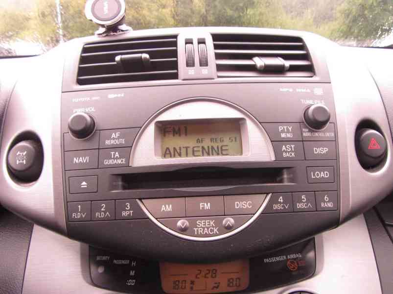 Toyota RAV 4 2,0i Sol benzín 112kw - foto 13