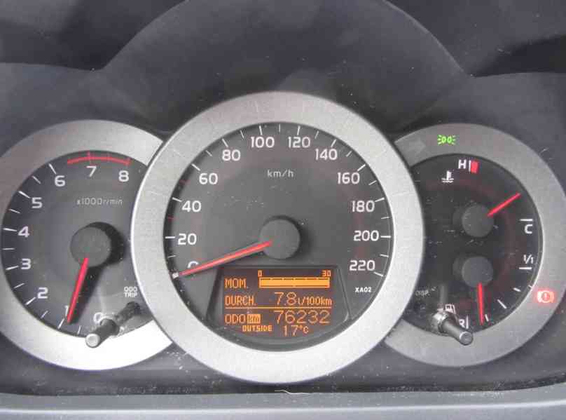 Toyota RAV 4 2,0i Sol benzín 112kw - foto 12
