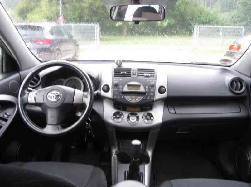 Toyota RAV 4 2,0i Sol benzín 112kw - foto 11