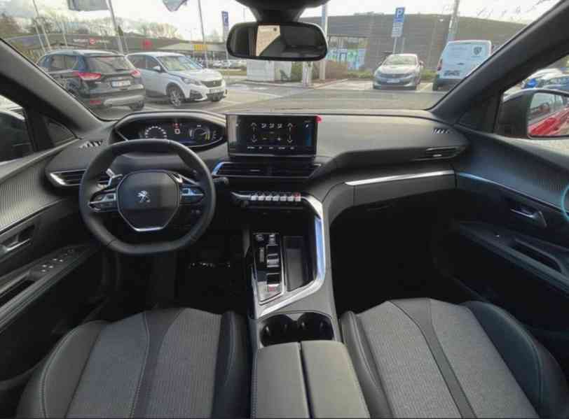 Peugeot 3008 1,5   96kW Allure, manuál 6 rych - foto 4