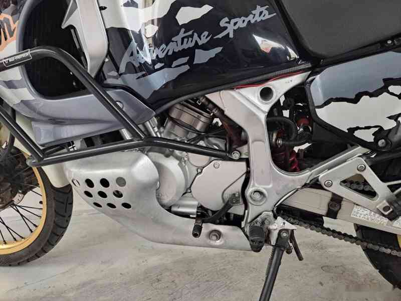 Honda XRV 750 Africa Twin - foto 10