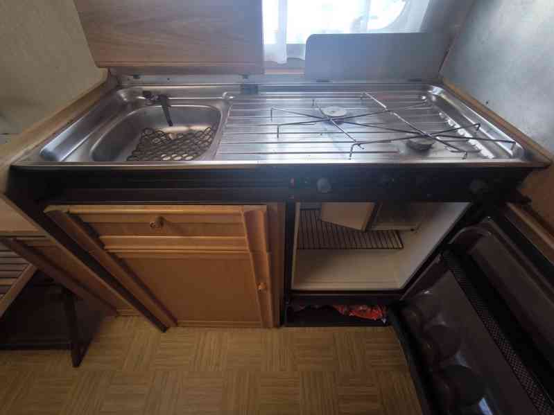 Pěkný velký Fendt na pevné stání. Dovoz na místo možný. - foto 11