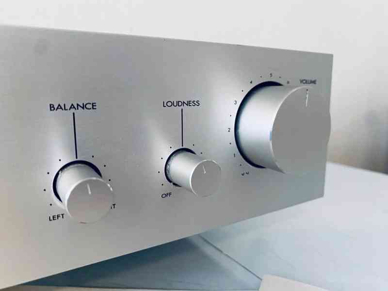 Zesilovač/amplifier JVC A-10X, rok 1982, Tuzex. - foto 2