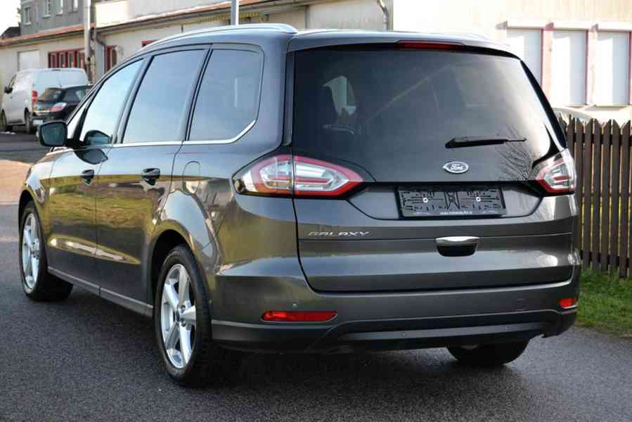 Ford Galaxy 2.0 TDCI 132kW Titanium 7míst - foto 2