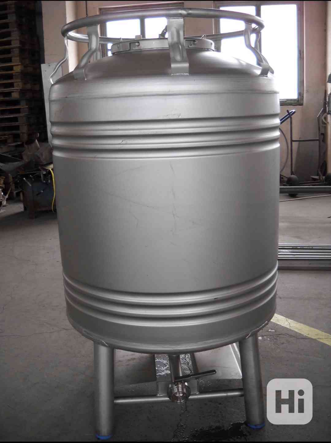 Přepravní kontejner nerezový 950l - foto 1