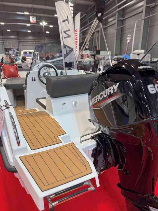 Nový motorový člun Giant 475 Sport+MOTOR - foto 6