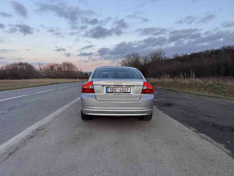 Volvo S80 D5 136 kW - foto 8