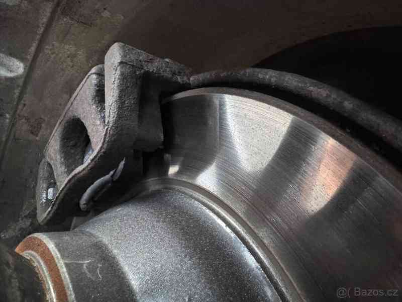 Volvo S80 D5 136 kW - foto 3