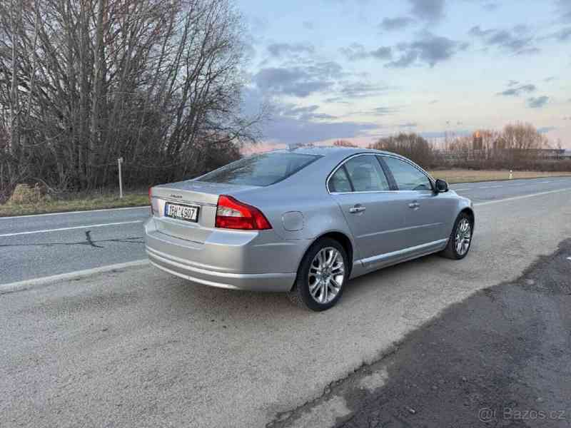 Volvo S80 D5 136 kW - foto 2