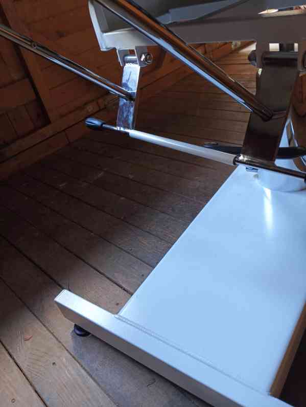 Hydraulické kosmetické křeslo Sillon 210 - foto 2