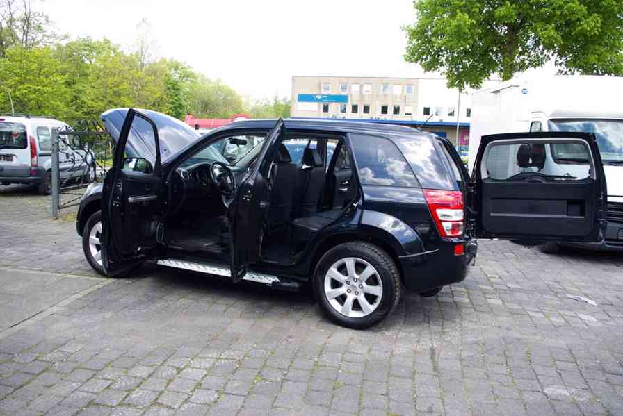 Suzuki Grand Vitara 3.2i V6 4x4 Aut. LPG 171kw - foto 12