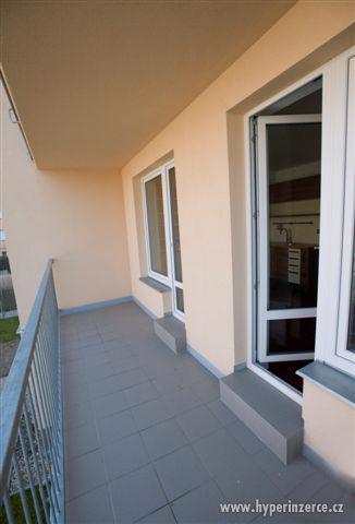 Pronájem designového bytu 1+kk/B Praha 14 Černý Most ul. Dob - foto 8