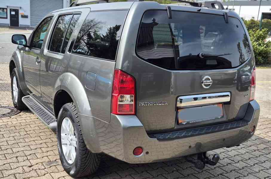Nissan Pathfinder 2.5 dCi Elegance 128kw - foto 12