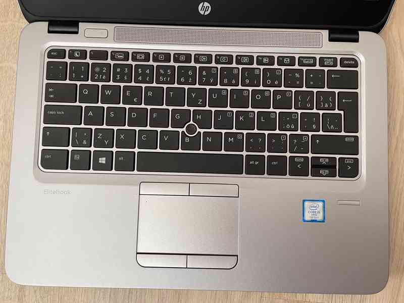 HP EliteBook 820 G4 - foto 2