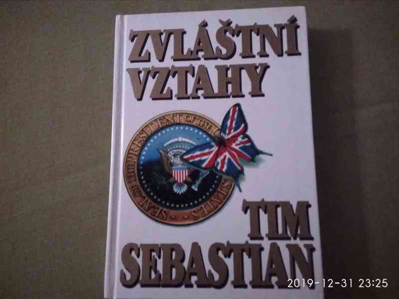 Zvláštní vztahy, Tim Sebastian