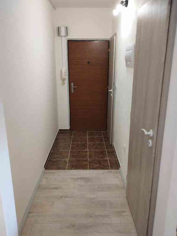 pronájem bytu 3+kk, 57m2,  ul. Březinova, Jihl. - foto 9