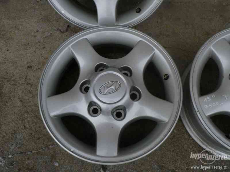 Prodám nové, alu kola originál Hyundai Galoper, 6JX15, ET35 - foto 2