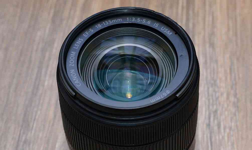 Canon EF-S 18-135mm f/3.5-5.6 IS NANO - foto 3