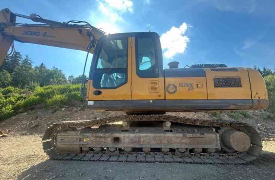25t bagr XCMG XE250 pásové rypadlo - foto 3