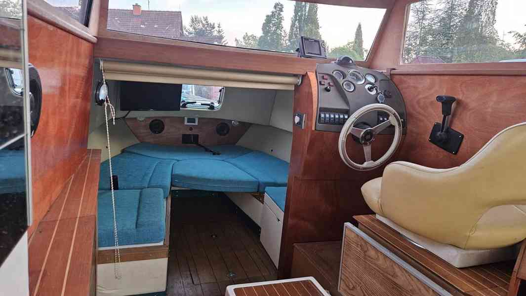 Kajutová loď s dieselovým motorem 26 HP - použitá - foto 4