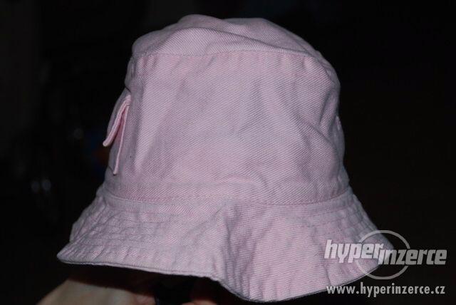 Růžový klobouček - foto 1