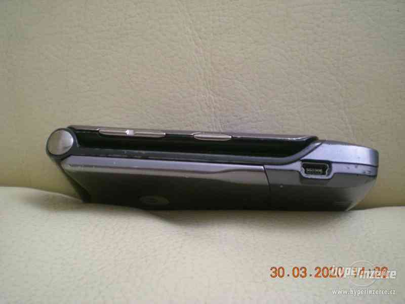 Motorola V3i - funkční ORIGINÁL z roku 2005 - foto 6