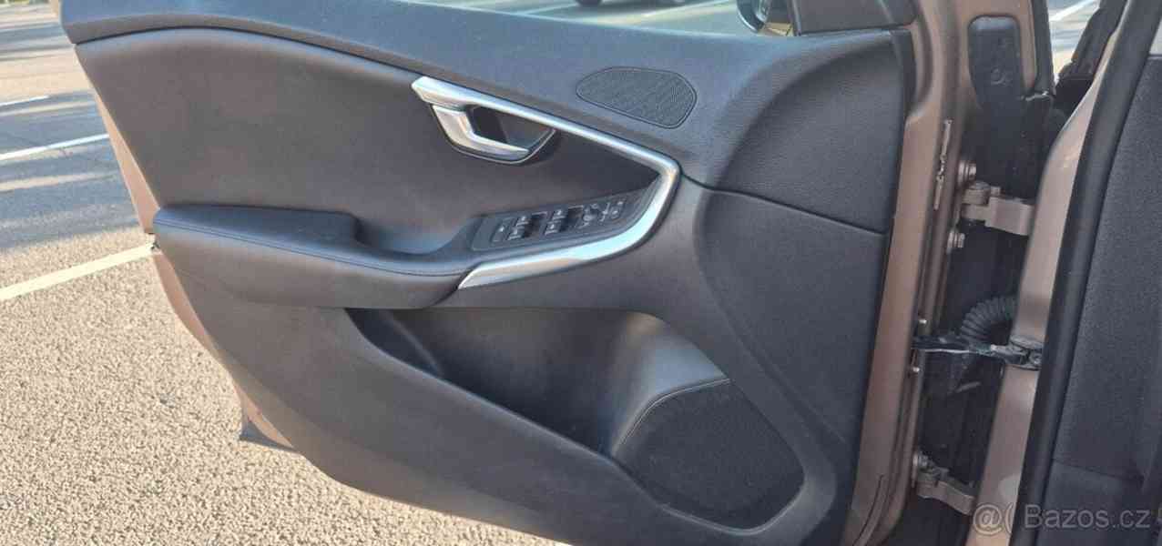 Volvo V40 1,6   cc d2 85kw - foto 4