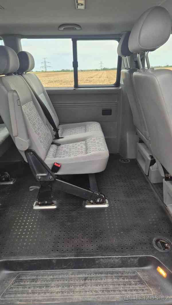 Volkswagen Caravelle 2,5   T5 - foto 10