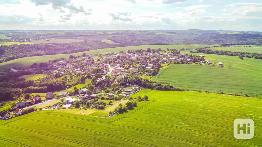 Prodej luxusního pozemku 998 m2 na ul. U Kříže ve Zbyslavicích - foto 3